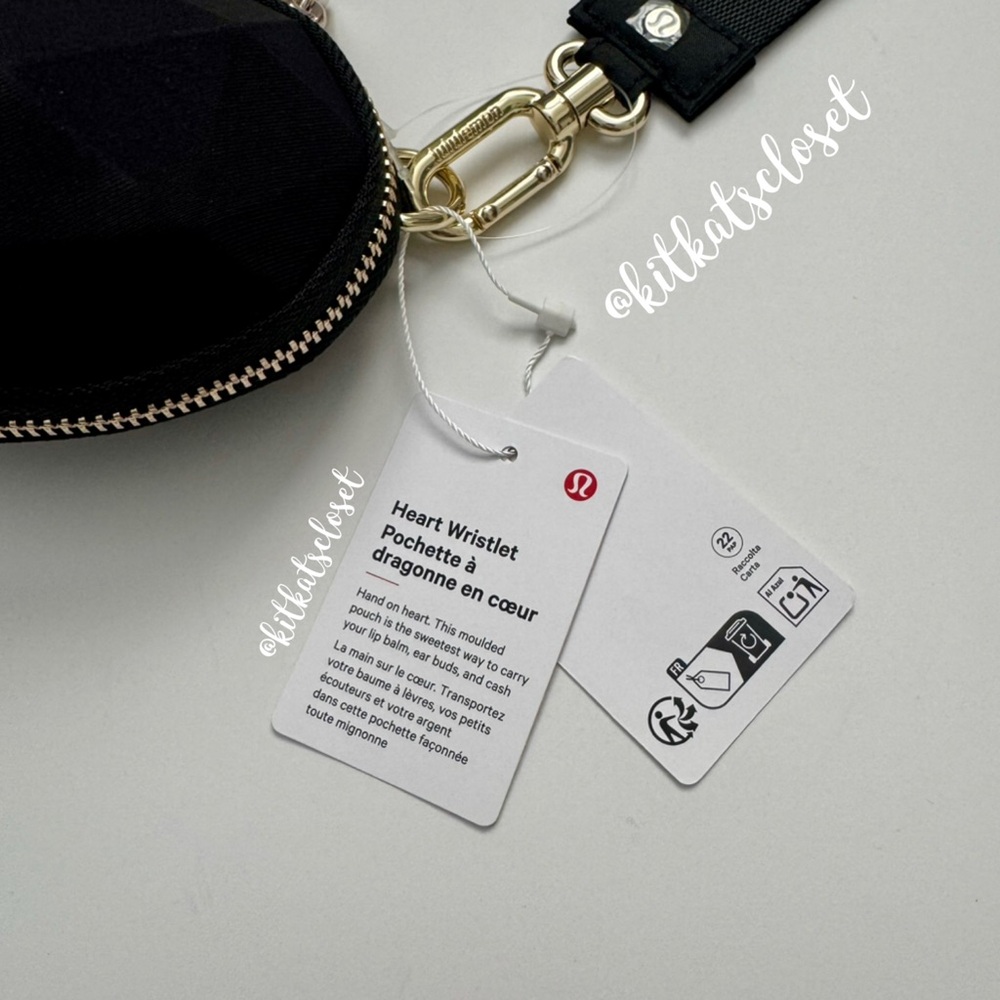 ⚡️SALE TODAY ONLY⚡️🆕 BLACK - NWT lululemon heart wristlet *VALENTINES DAY* - Picture 3 of 8